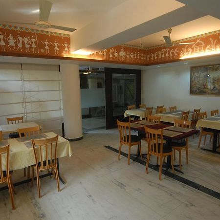 The Komfort Inn Chandigarh Exterior photo