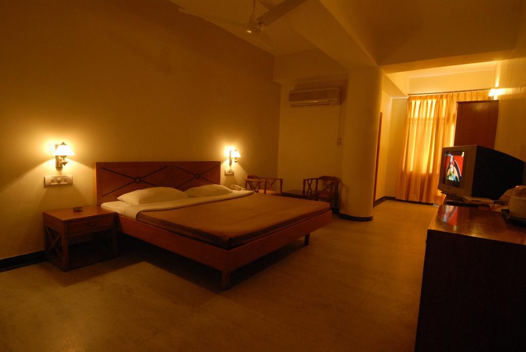 The Komfort Inn Chandigarh Room photo